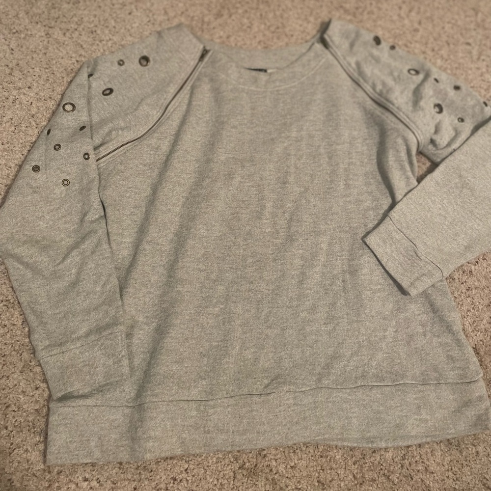 FUN! Grommetted sweatshirt